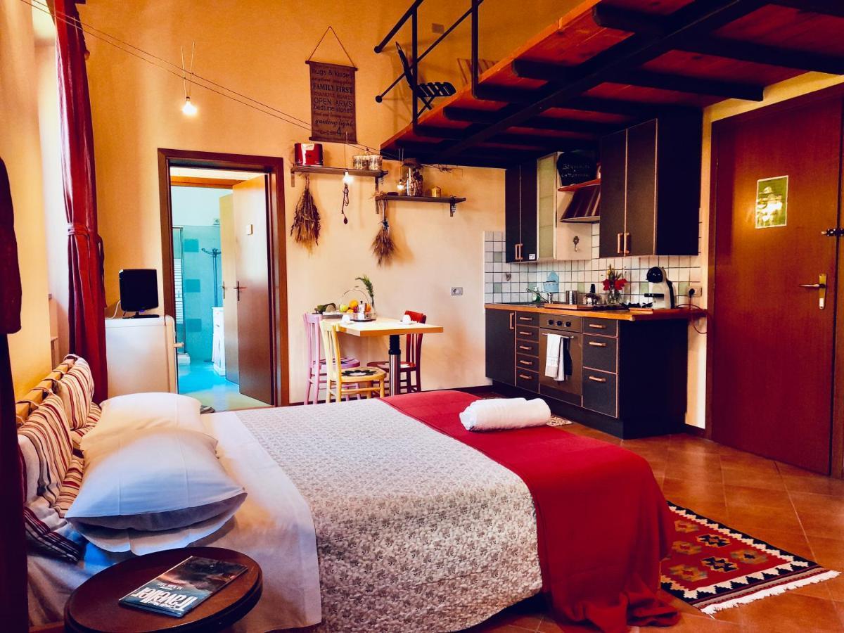 Ca' Tomassino Holiday Apartments Ουρμπίνο Εξωτερικό φωτογραφία