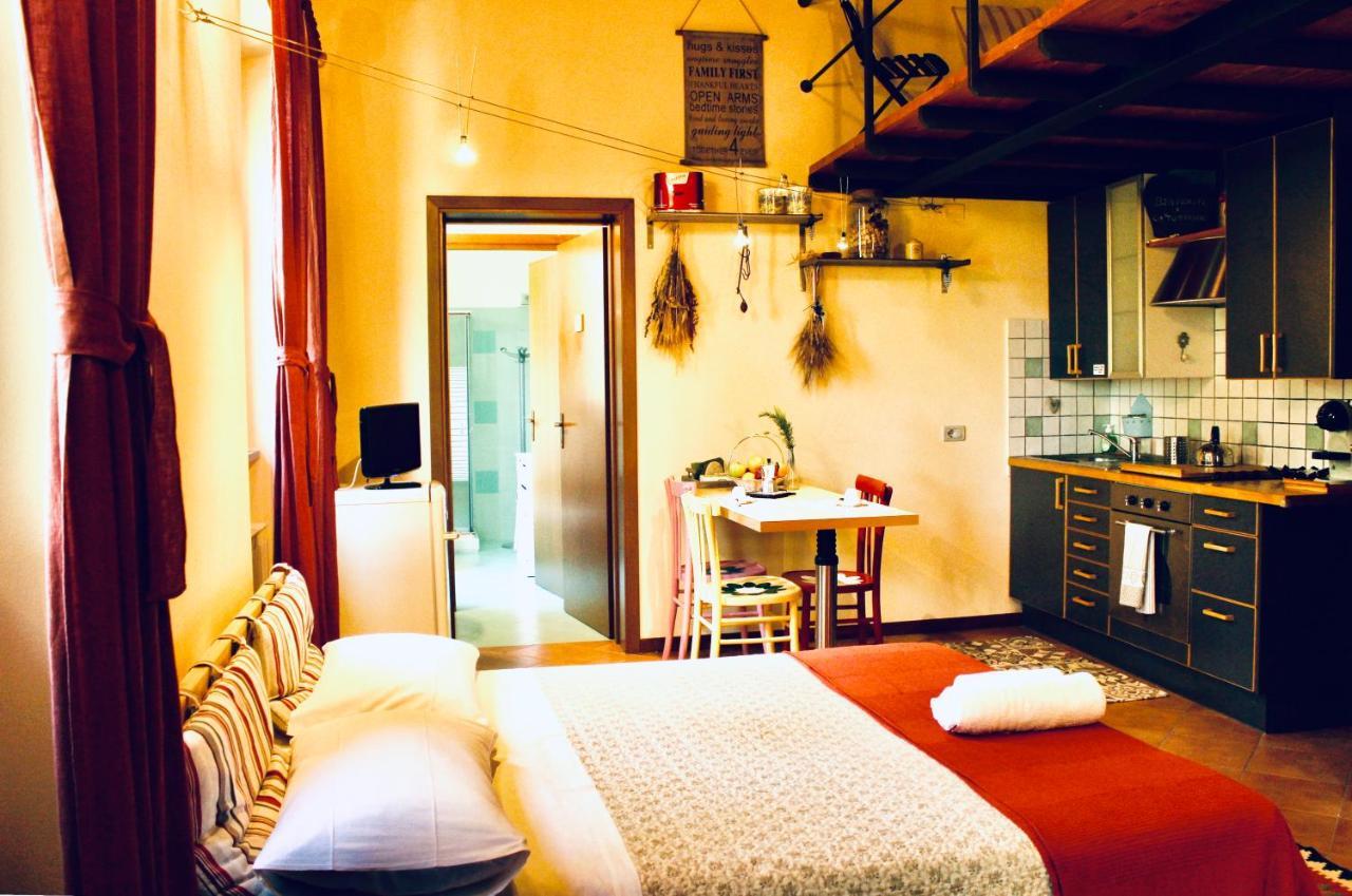 Ca' Tomassino Holiday Apartments Ουρμπίνο Εξωτερικό φωτογραφία